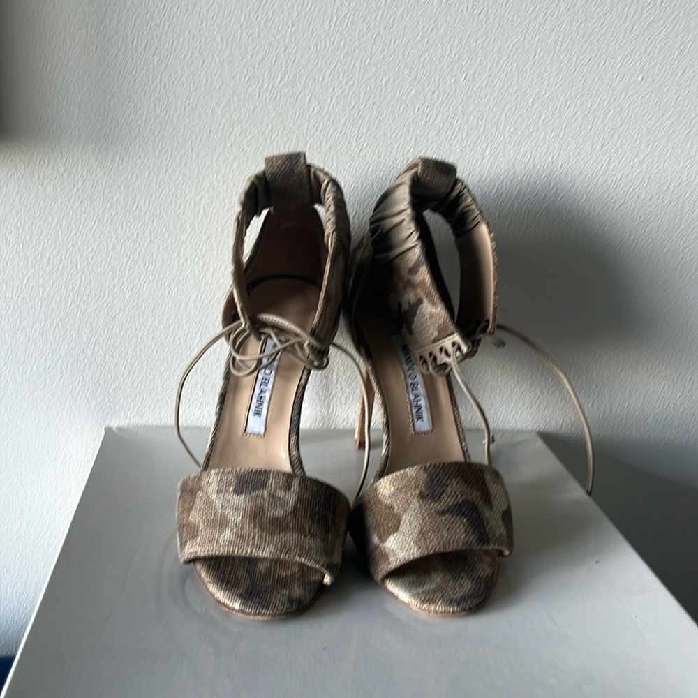 AUTHENTIC MANOLO BLAHNIK HEEL 37.5 Canvas lace up ankle
